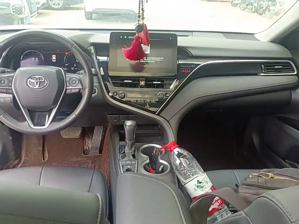 Toyota Camry 2022 — фото 10