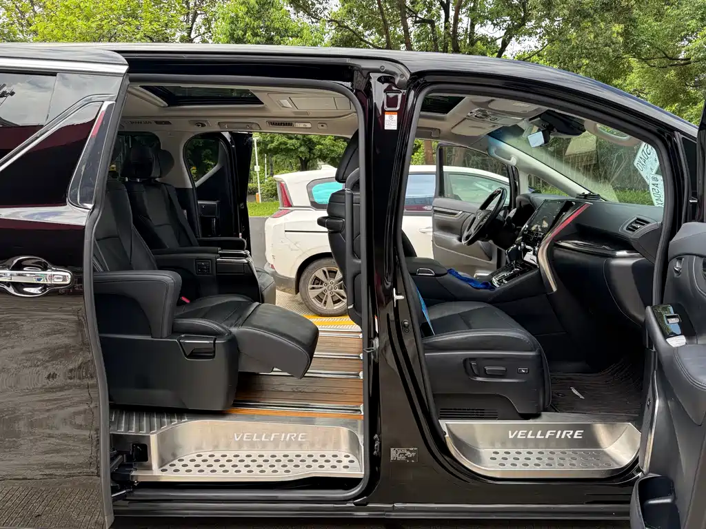 Toyota Vellfire 2020 — фото 25