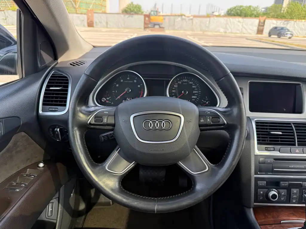 Audi Q7 2015 — фото 7
