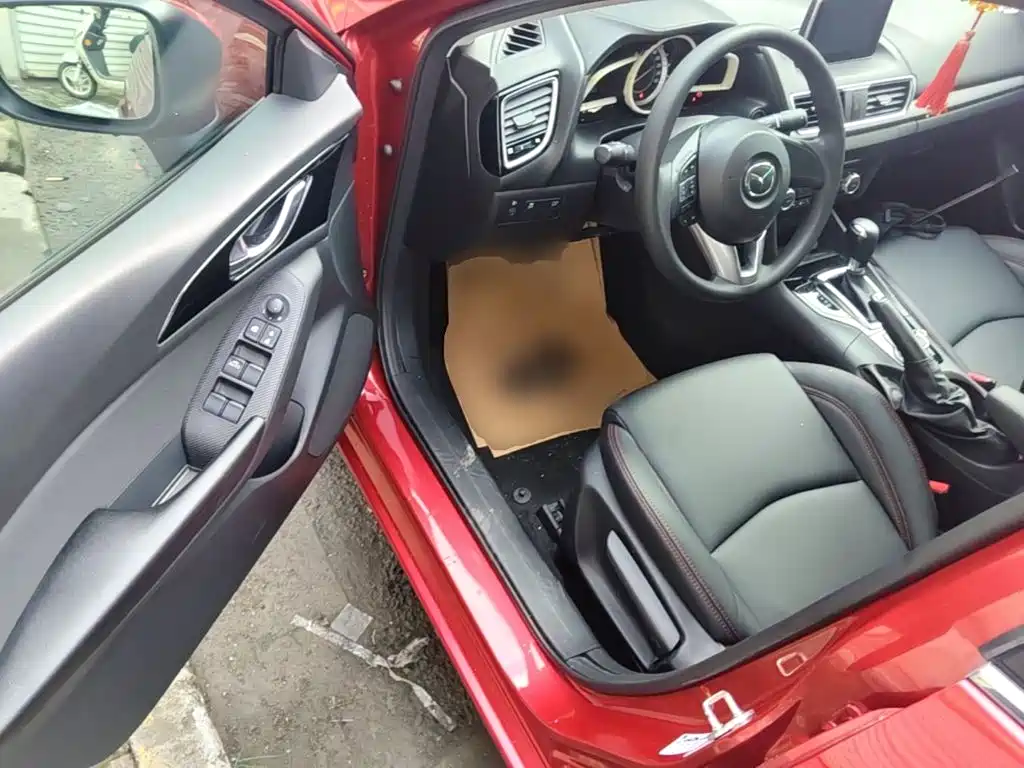 Mazda 3 Axela 2015 — фото 16