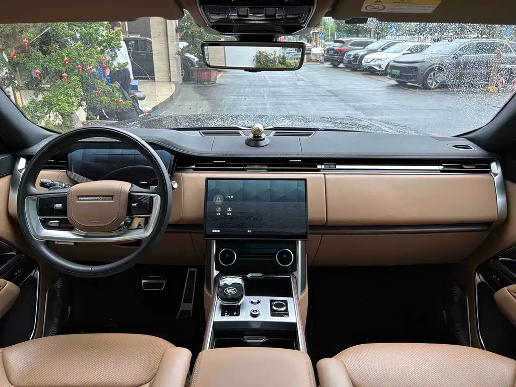 Land Rover Range Rover 2023 — фото 12