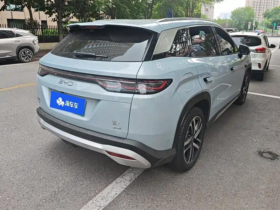 BYD L DM-i 2025 — фото 3