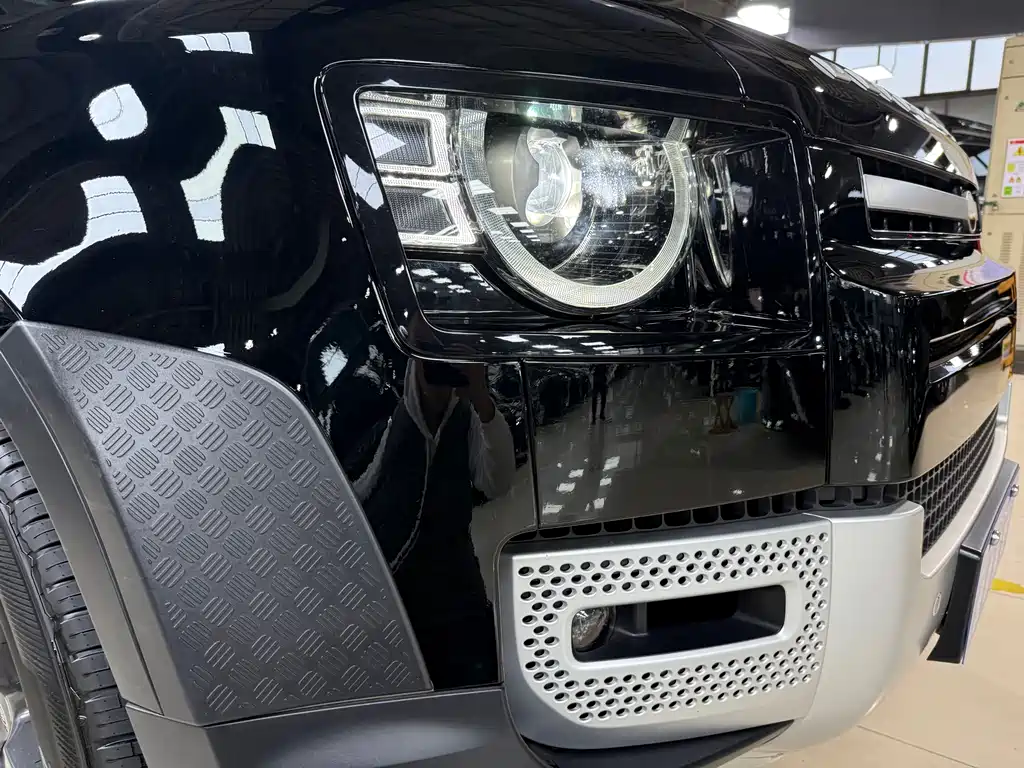 Land Rover Defender 2021 — фото 17