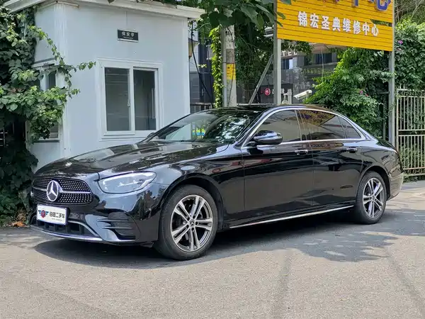 Mercedes-Benz E-Class 2022