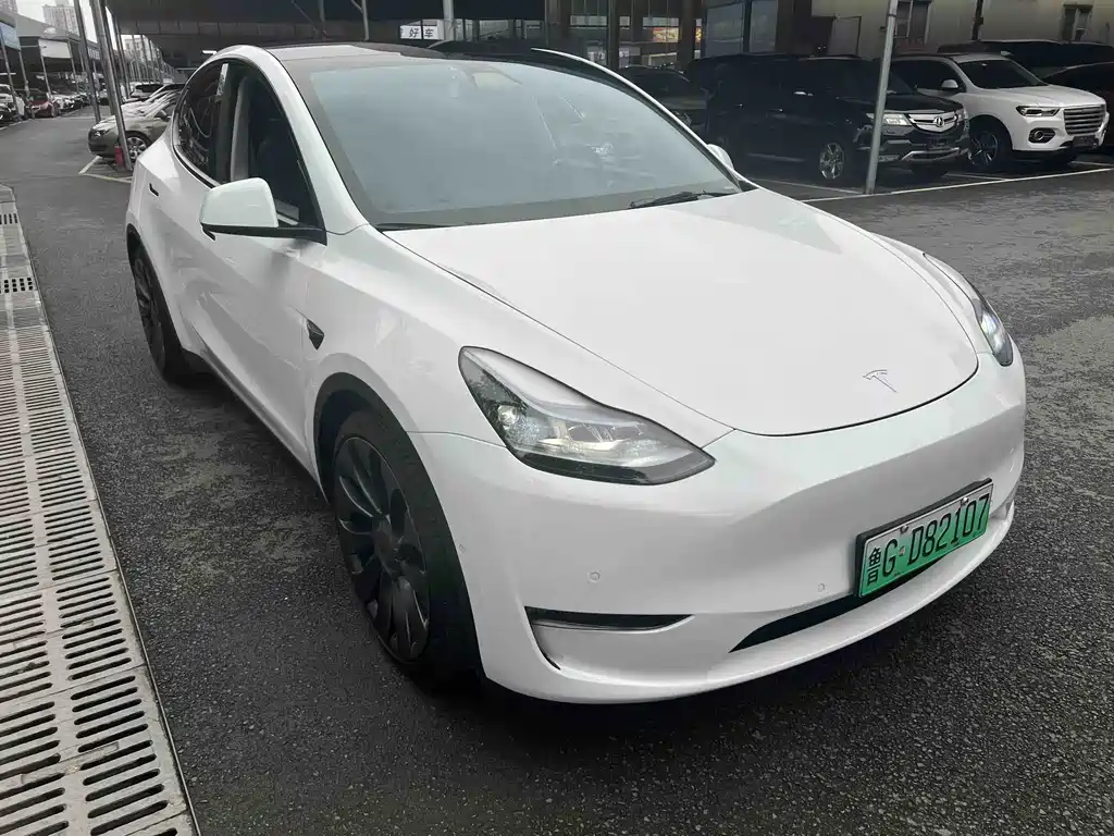 Tesla Model Y 2022 — фото 3