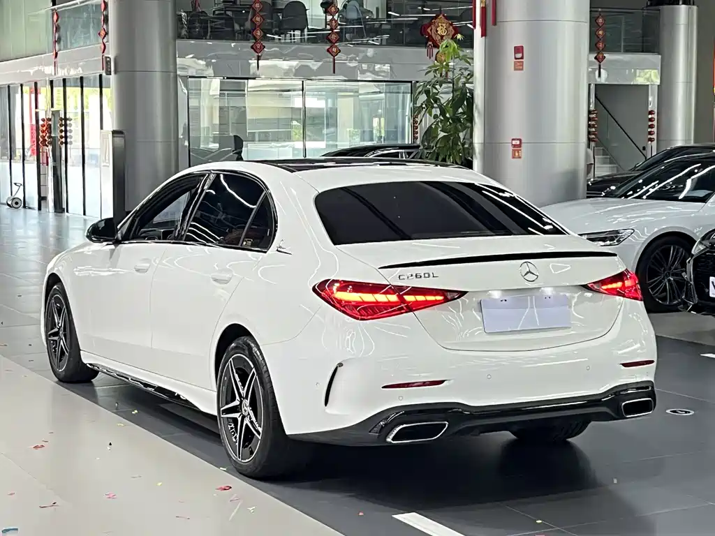 Mercedes-Benz C-Class 2024 — фото 9