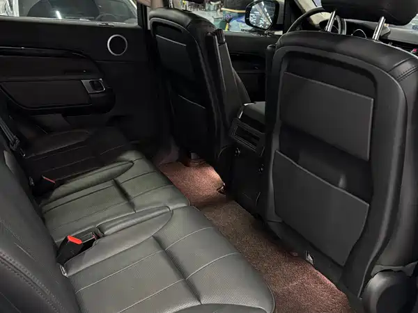 Land Rover Discovery 2019