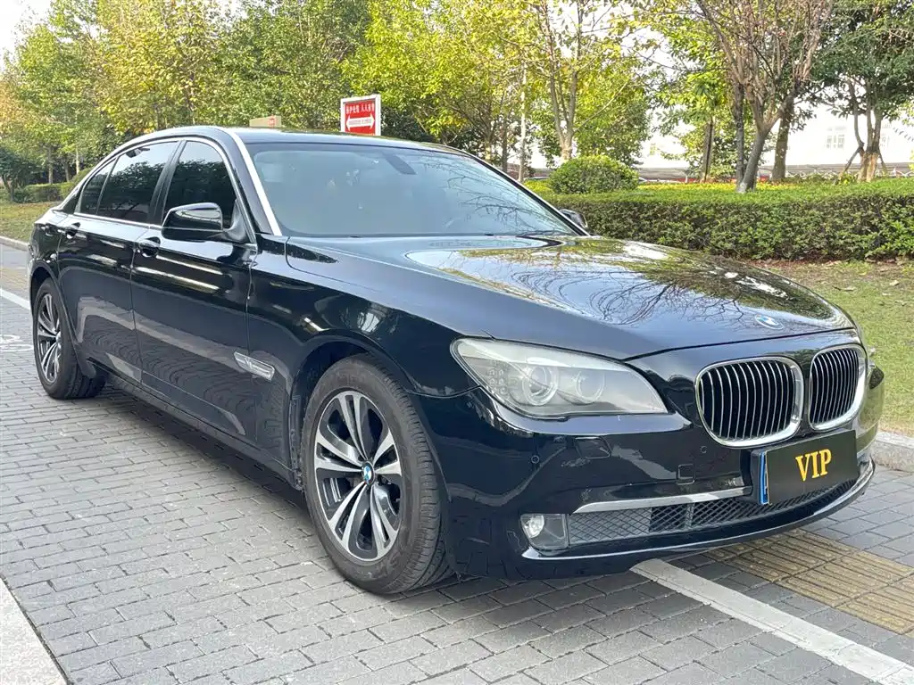 BMW 7 Series 2011 — фото 15