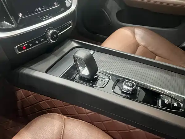 Volvo S60 2023