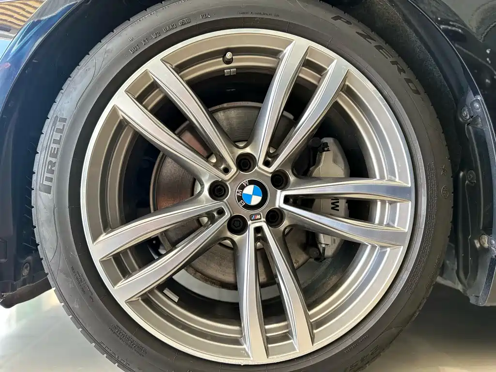BMW 7 Series 2018 — фото 24