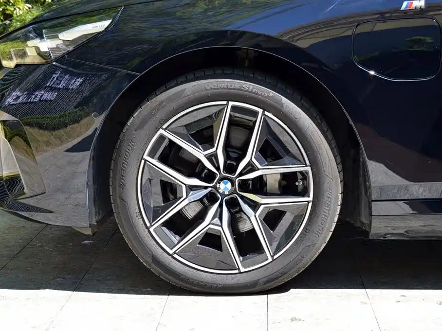BMW i5 2025 — фото 14