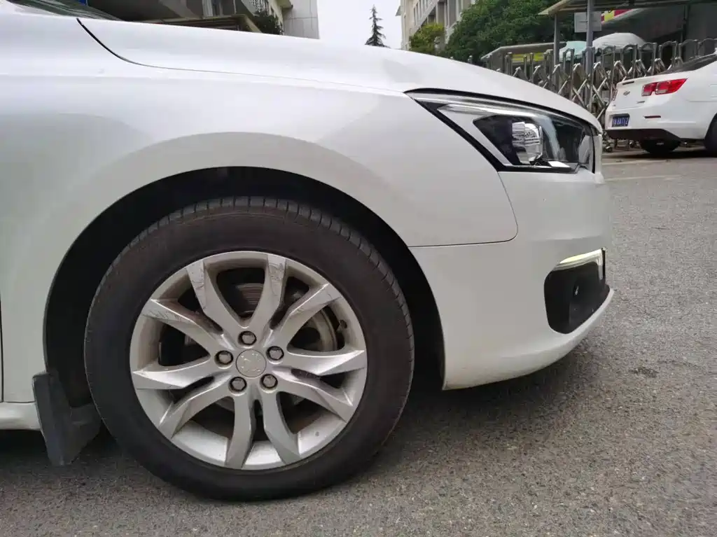 Peugeot 508 2015 — фото 14