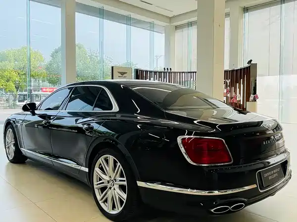 Bentley Flying Spur Plug-In Hybrid 2023