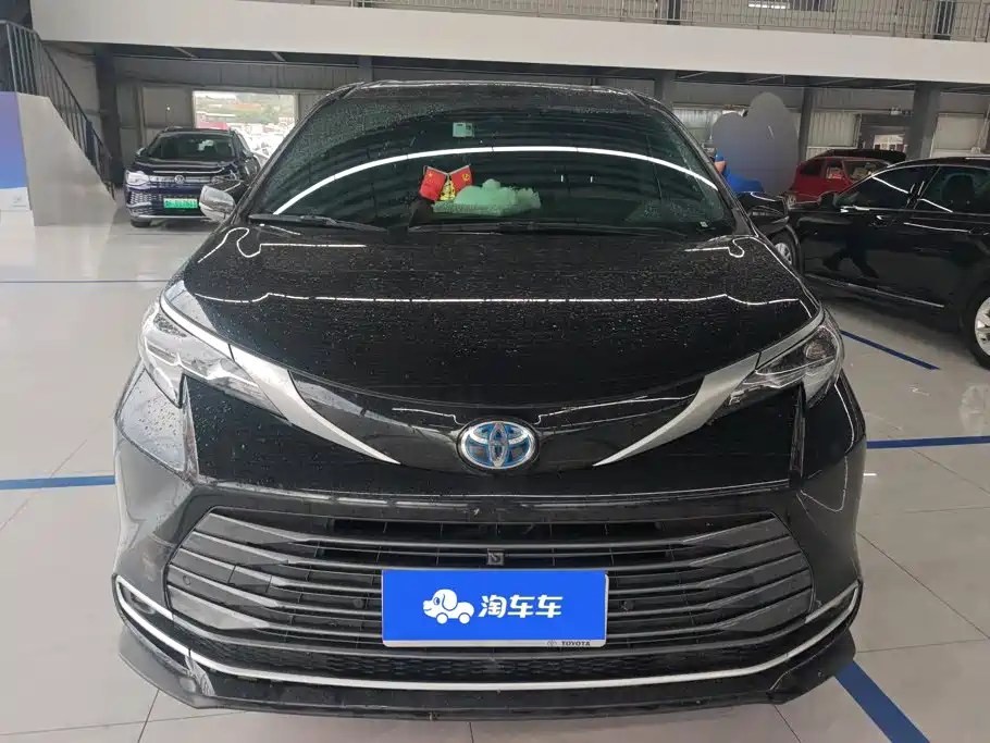 Toyota Sienna 2024