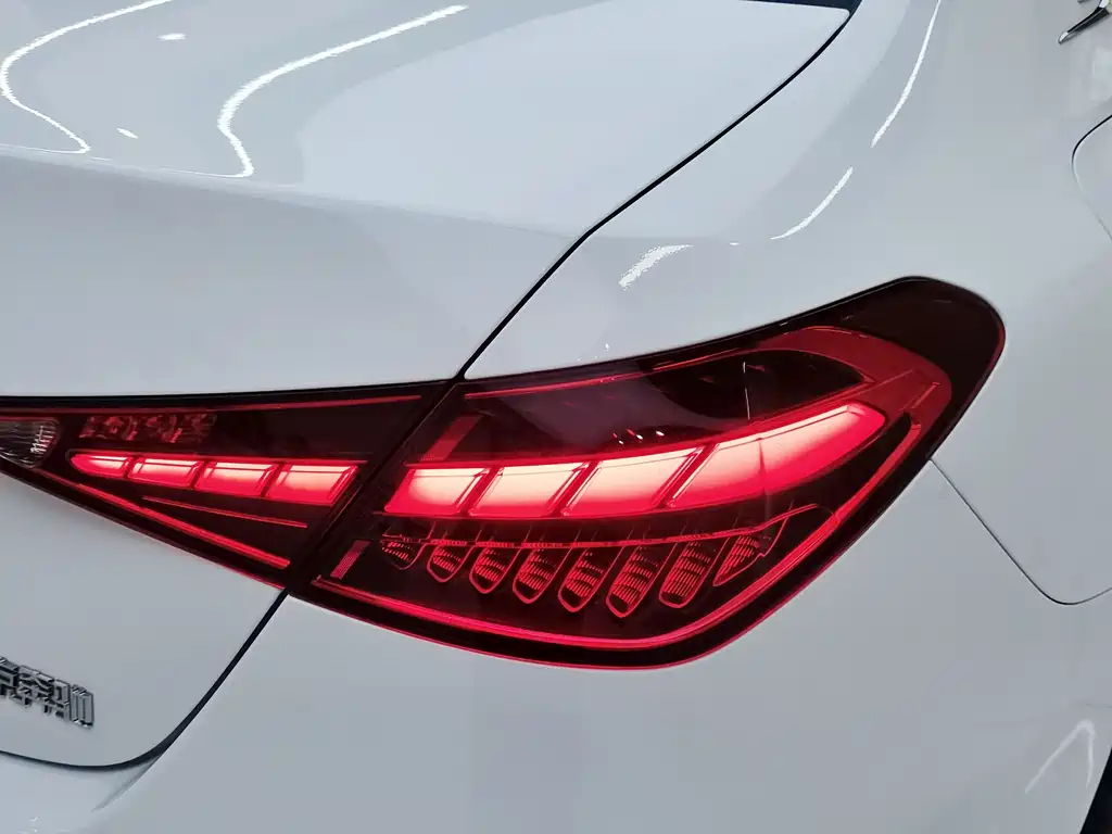 Mercedes-Benz C-Class 2025 — фото 21