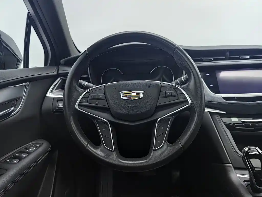 Cadillac XT5 2019 — фото 11