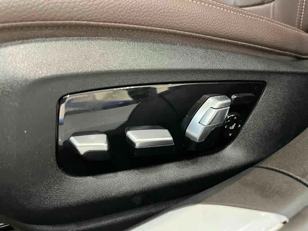 BMW 7 Series 2018 — фото 16