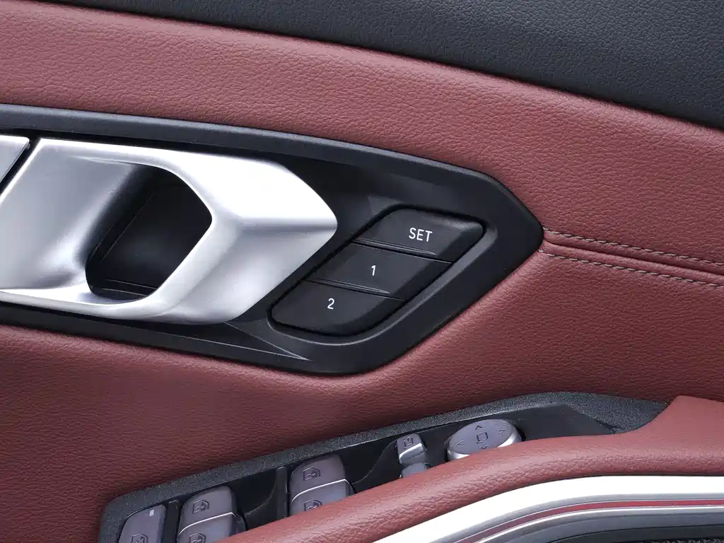 BMW 3 Series 2023 — фото 19