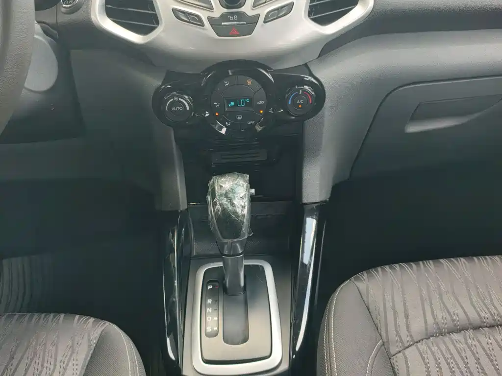 Ford Ecosport 2013 — фото 10