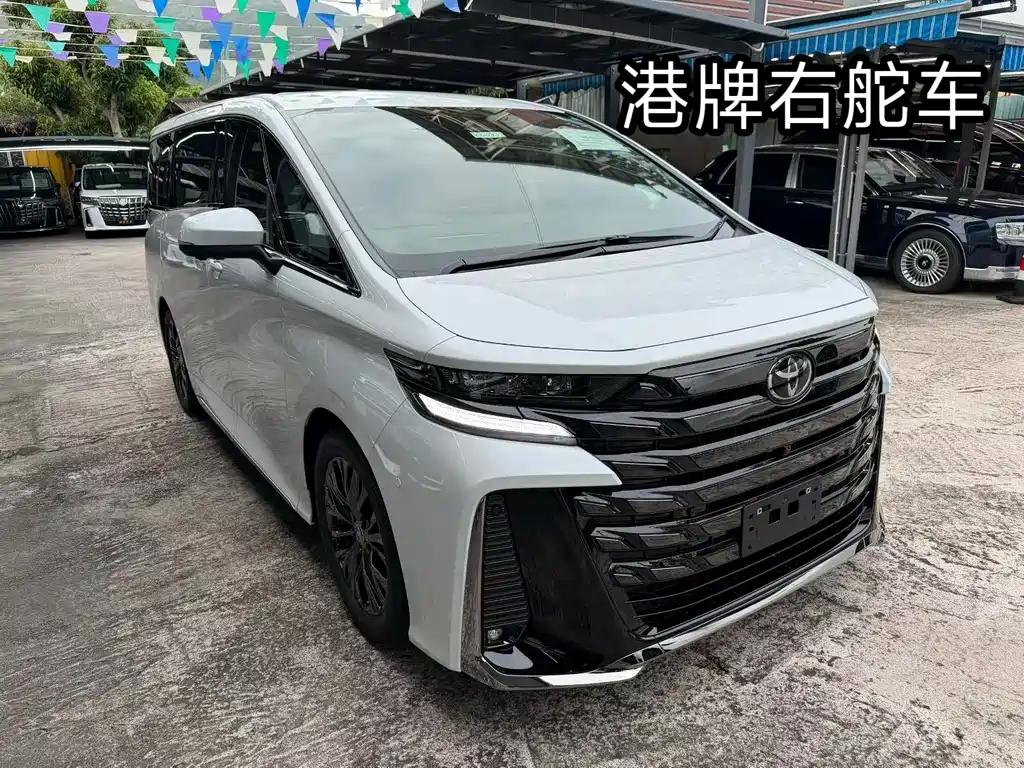 Toyota Alphard 2026 — фото 1