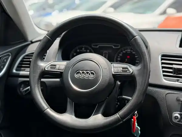 Audi Q3 2014