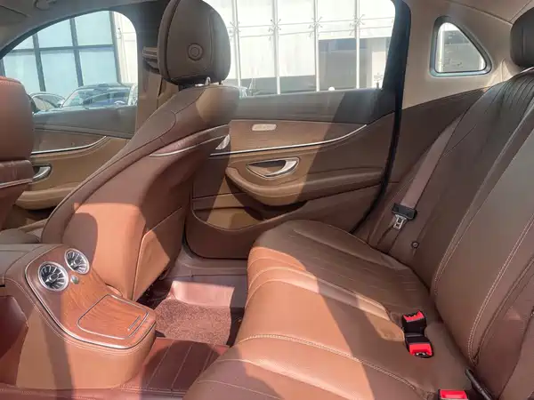 Mercedes-Benz E-Class 2022