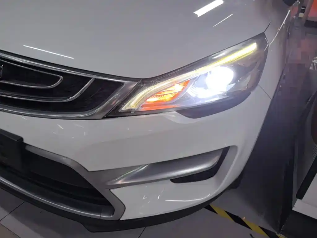 Geely Emgrand GS 2016 — фото 24