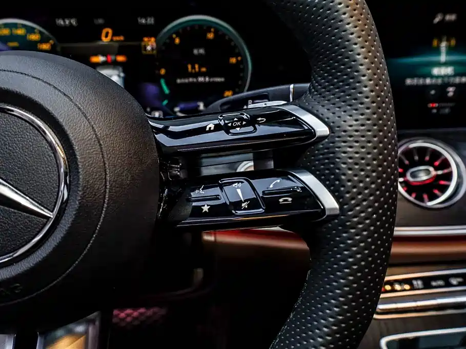 Mercedes-Benz E-Class 2023 — фото 23