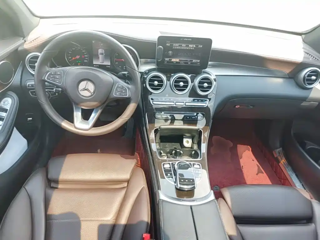Mercedes-Benz GLC 2018 — фото 10