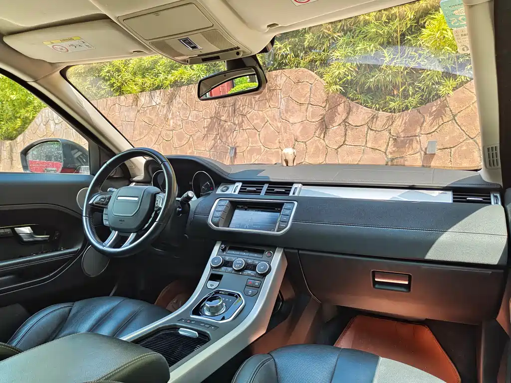 Land Rover Evoque 2015 — фото 18