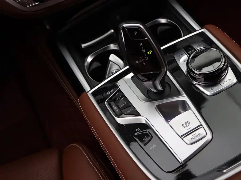 BMW 7 Series 2019 — фото 13