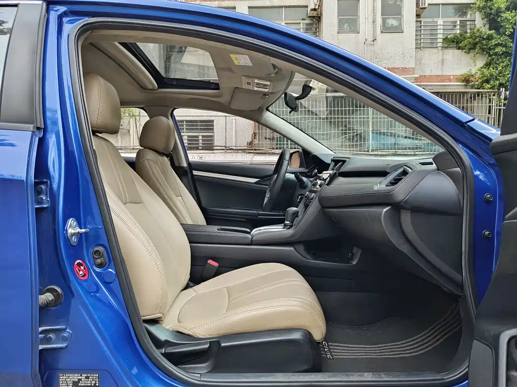 Honda Civic 2017 — фото 10