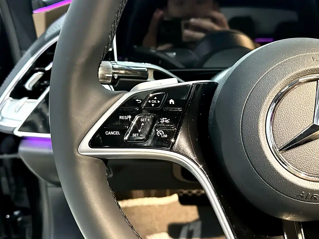 Mercedes-Benz E-Class 2025 — фото 13
