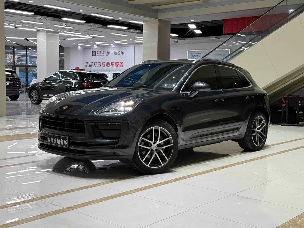 Porsche Macan 2023 — фото 1