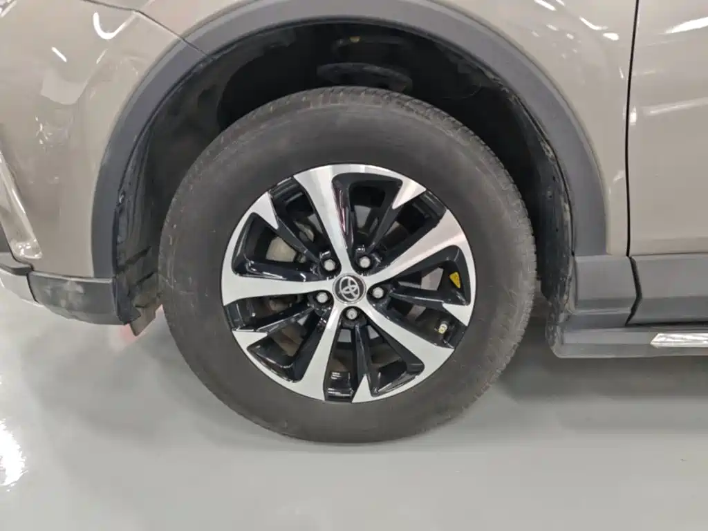Toyota RAV4 2016 — фото 23