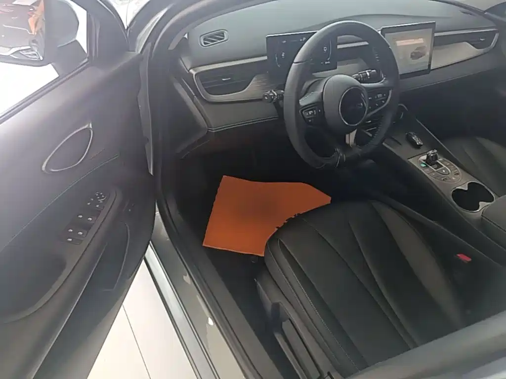 BYD Seal 05 DM-i 2025 — фото 16
