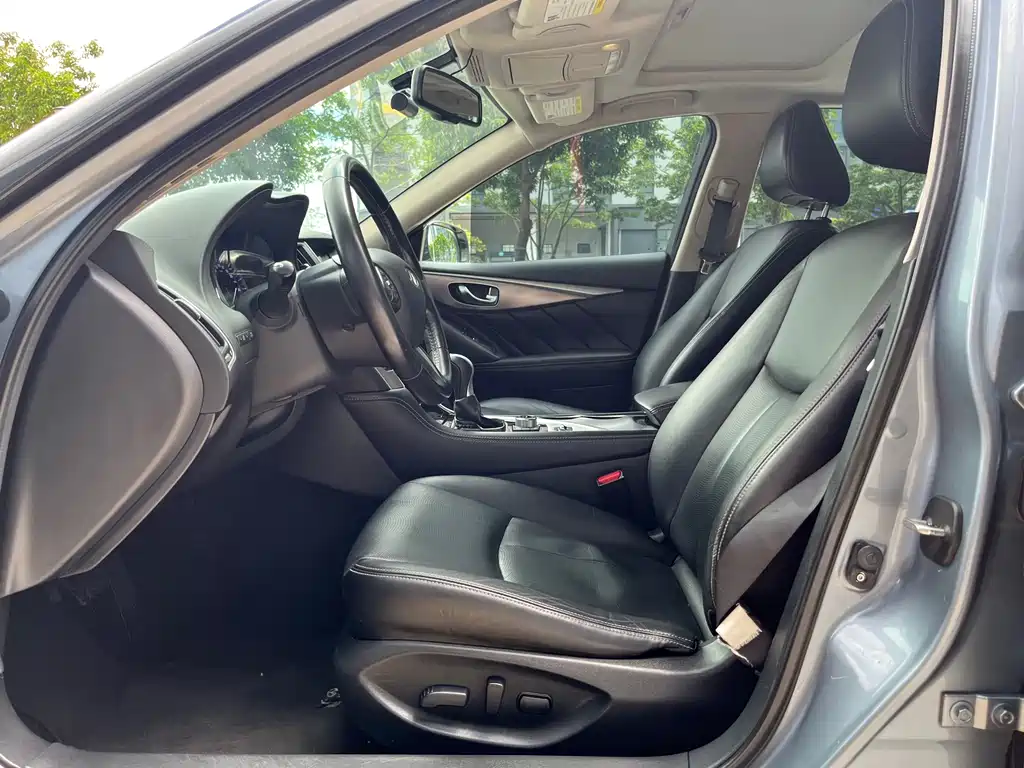 Infiniti Q50L 2015