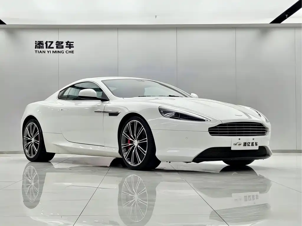 Aston Martin DB9 2013 — фото 3