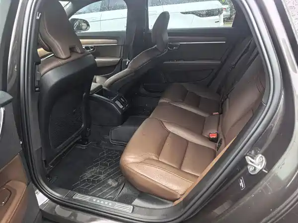 Volvo S90 2024