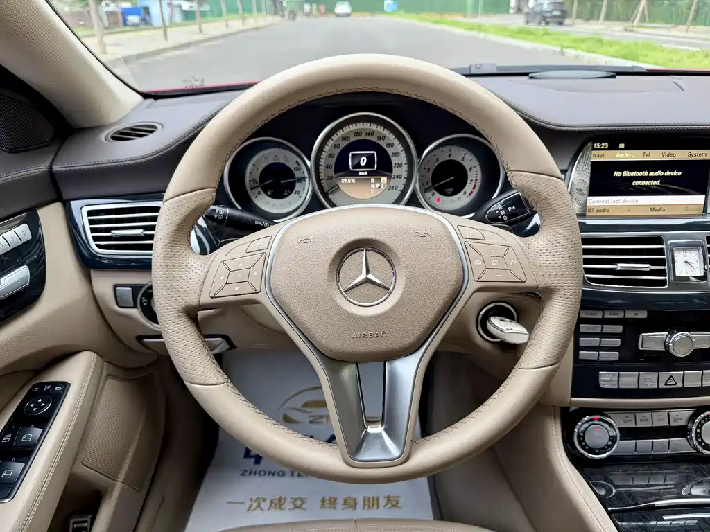 Mercedes-Benz CLS 2012 — фото 25