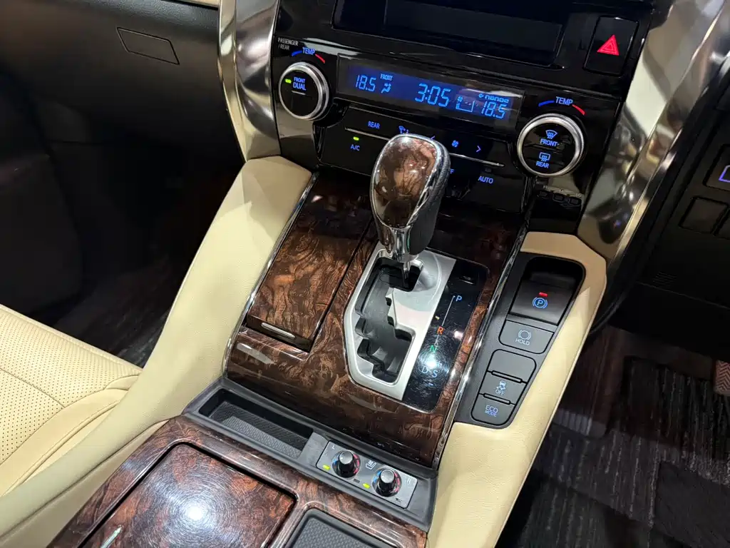 Toyota Alphard 2019 — фото 14