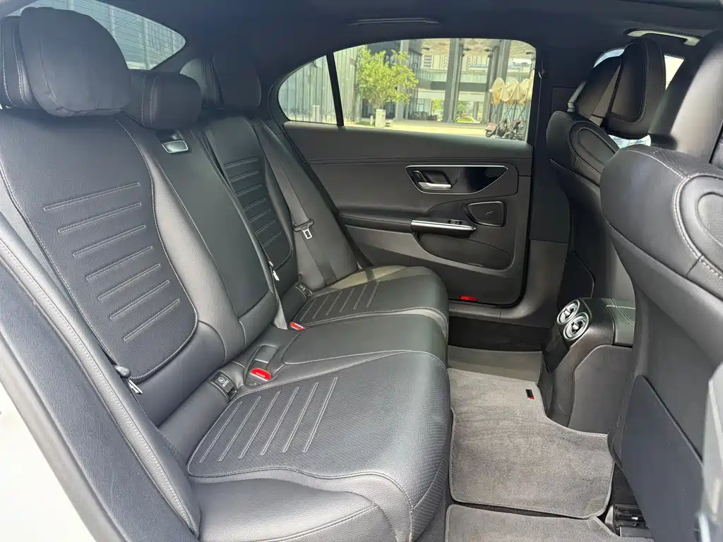 Mercedes-Benz C-Class 2022 — фото 17