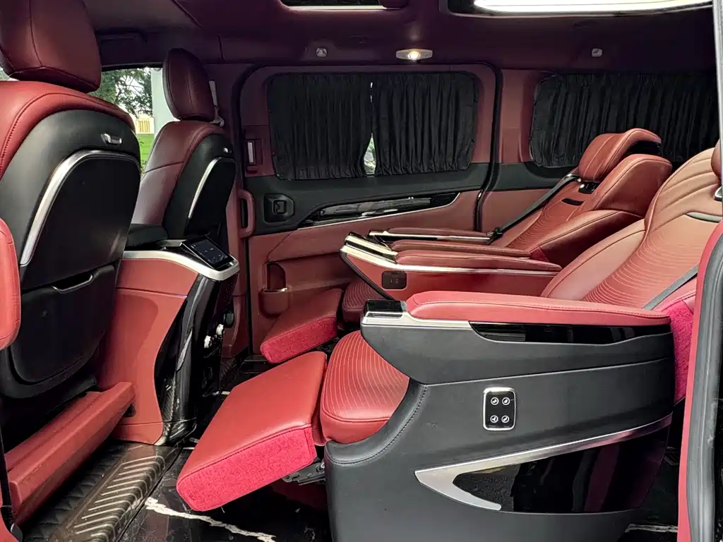 Ford Tourneo 2025 — фото 13