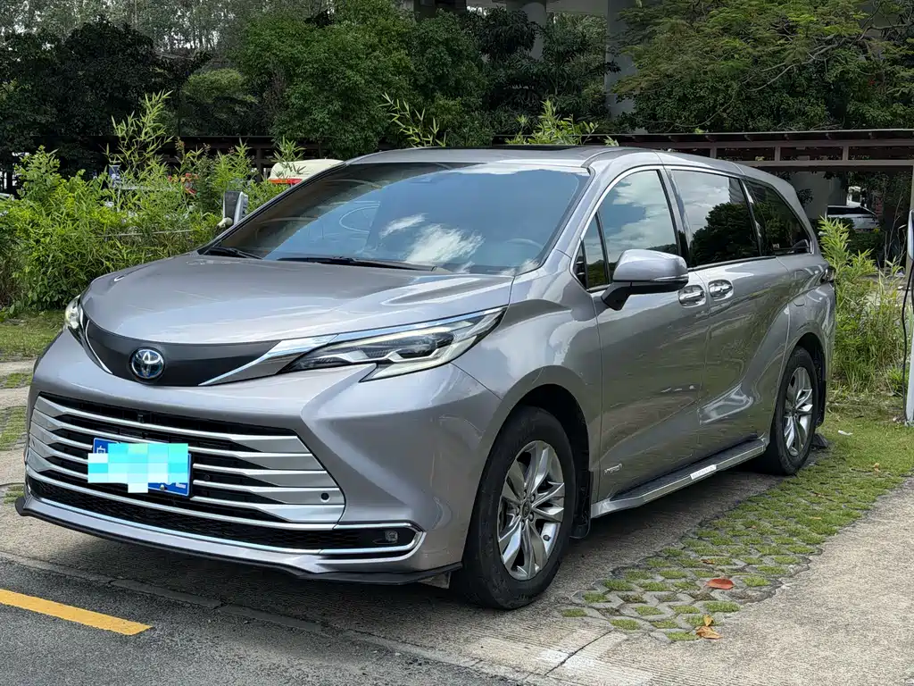 Toyota Sienna 2023