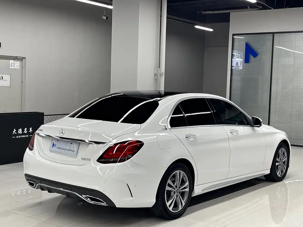 Mercedes-Benz C-Class 2021