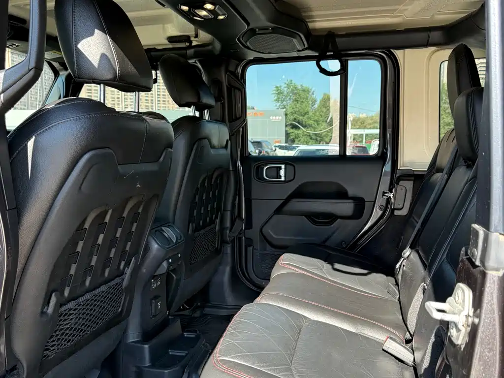 Jeep Wrangler 2022 — фото 9