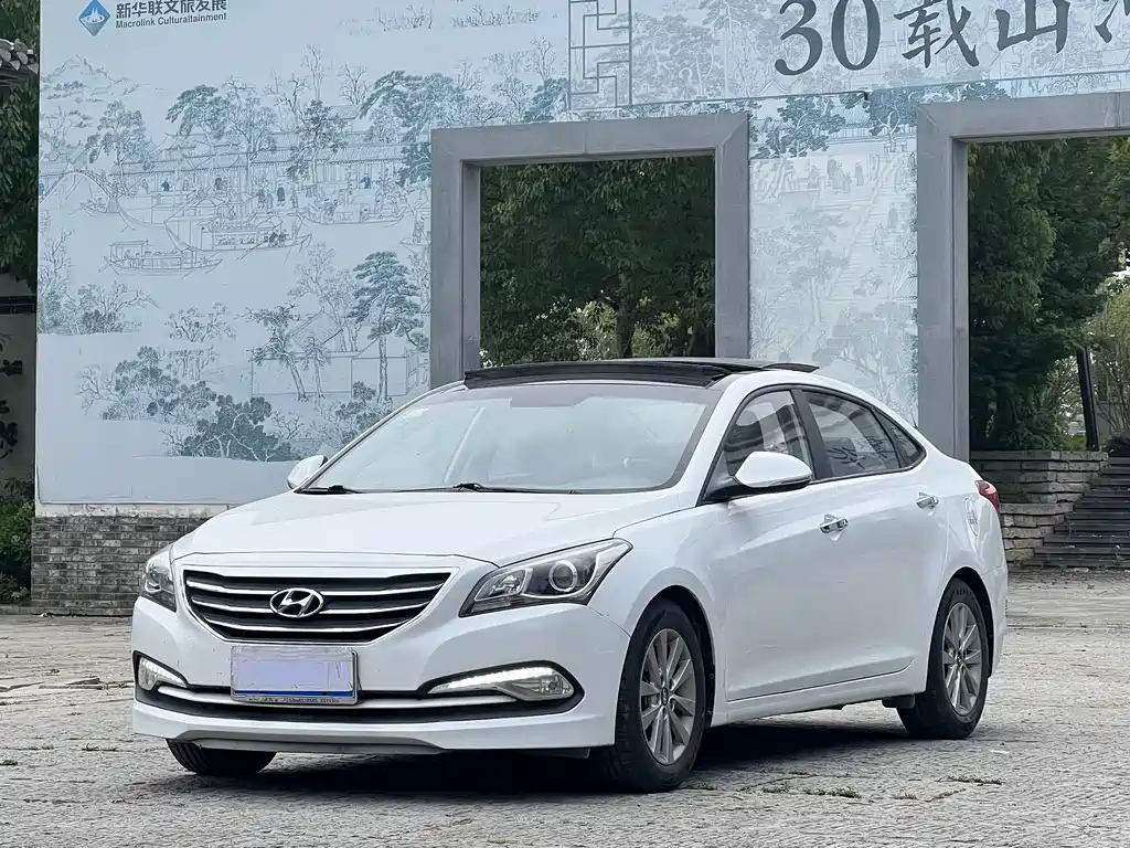 Hyundai Mistra 2014