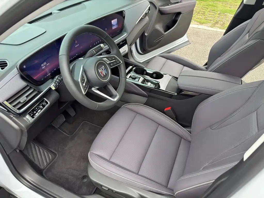 Buick Envision Plus 2026