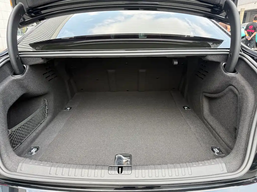 Audi A6L 2023 — фото 29