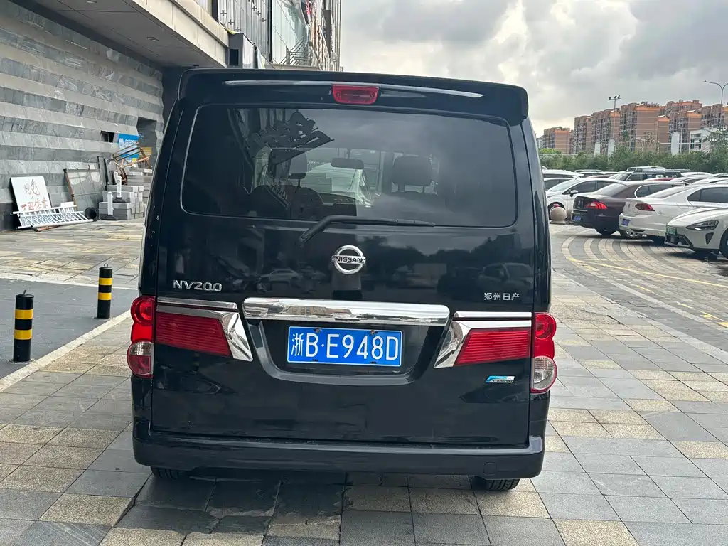 Nissan NV200 2018 — фото 6